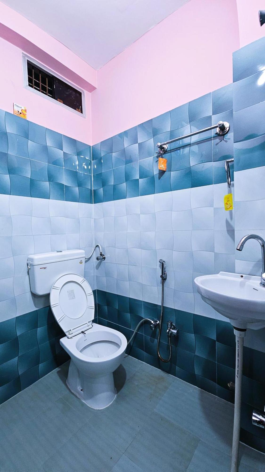 Banjara House Hostel Varanasi Exterior photo
