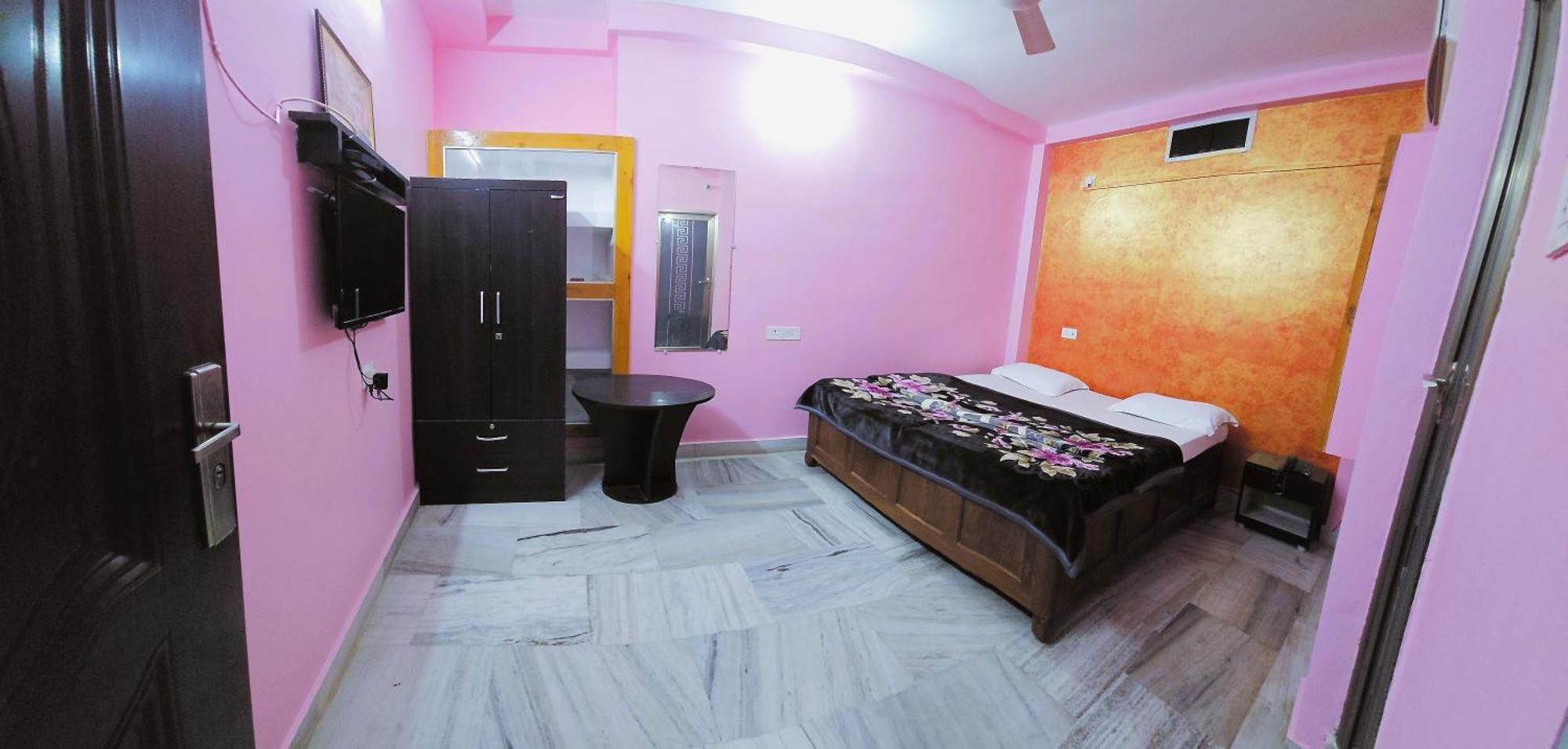 Banjara House Hostel Varanasi Exterior photo